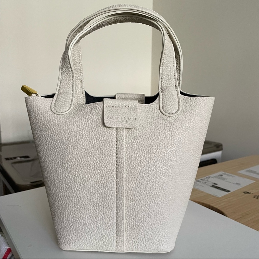 New Elegant White Handbag